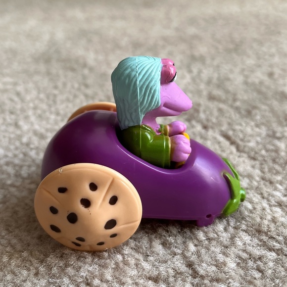 Vintage Jim Henson Fraggle Rock Mokey Eggplant Car Happy Meal Toy Action Figure - Picture 7 of 10